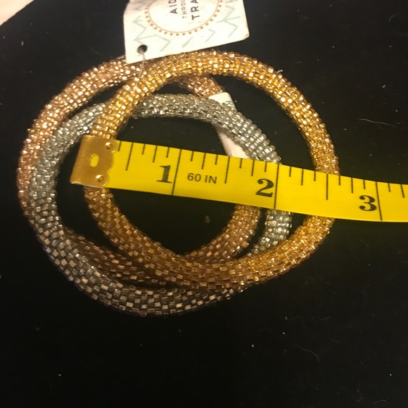 Set of three roll-on glass bracelets - Picture 3 of 3